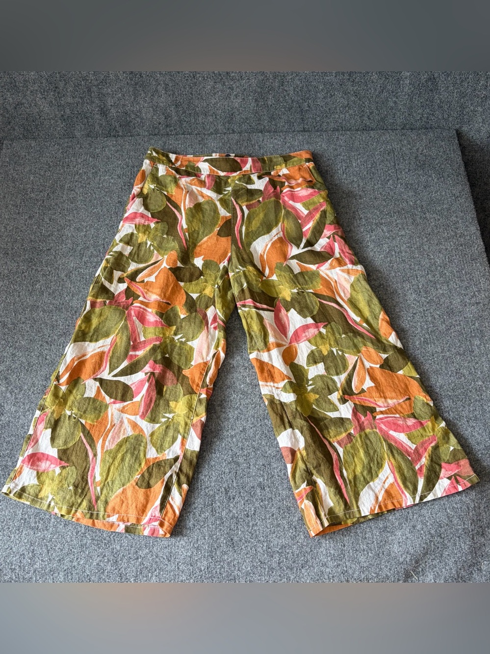 Tahari Olive, Orange & Pink Leaf-Print Wide-Leg Capris - Picture 4 of 12
